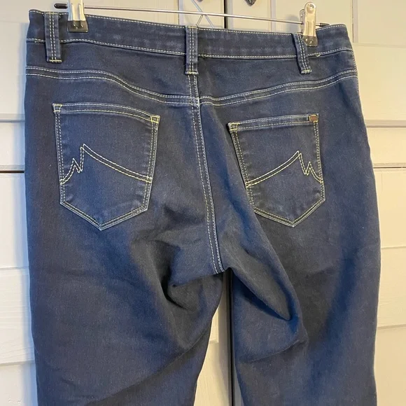 Max Jeans Modern Boot - Picture 5 of 6